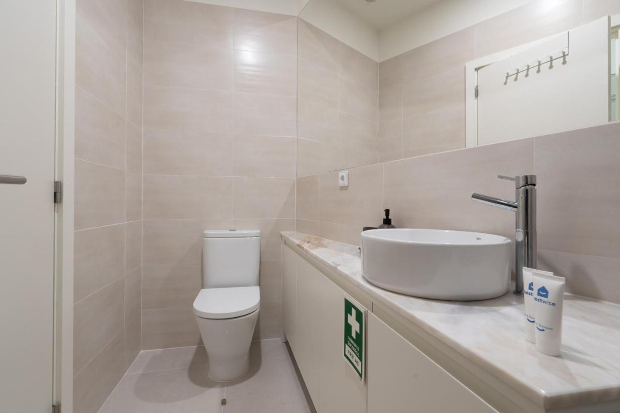 Host Wise - Enchanting Design Flat - Premium Location OOporto Exteriör bild